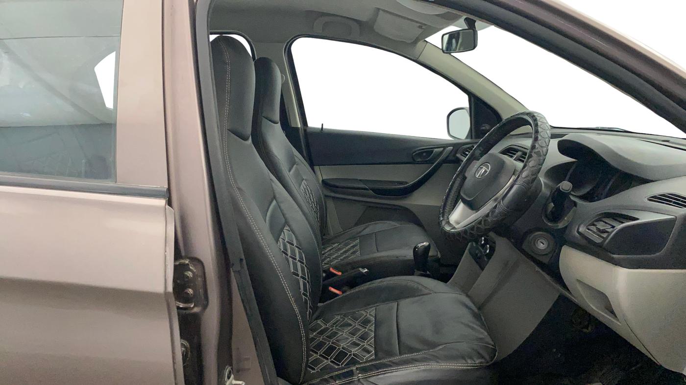 2017 Tata Tiago XM PETROL, Petrol, Manual, 82,758 km, Right Side Front Door Cabin