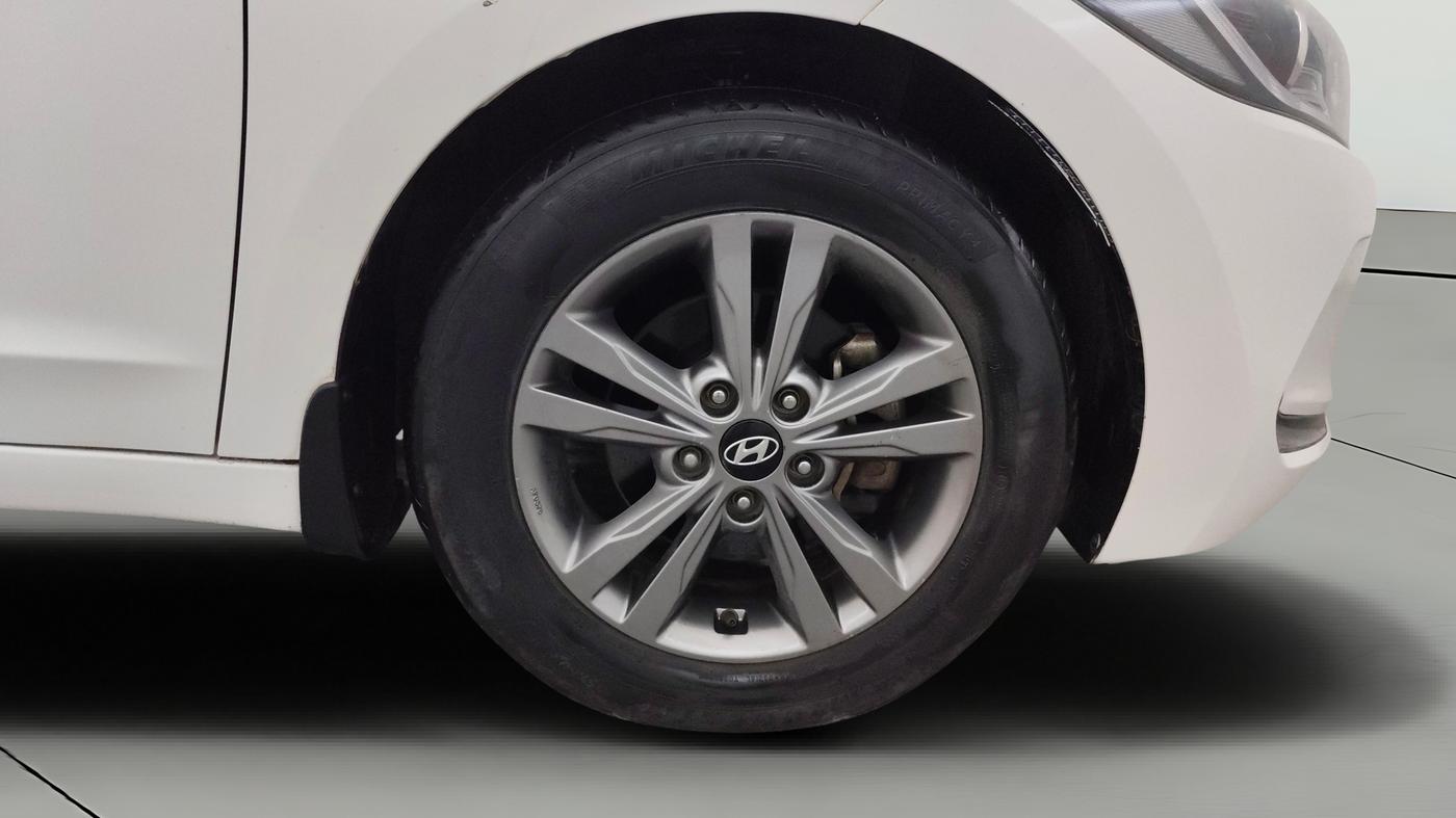 2017 Hyundai New Elantra 1.6 SX (O) AT DIESEL, Diesel, Automatic, 69,537 km, Right Front Wheel