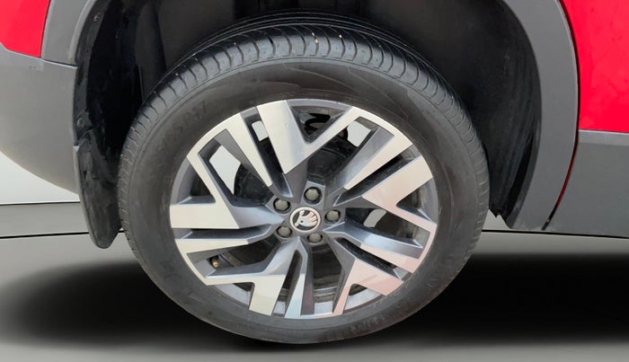 2025 Skoda KUSHAQ Prestige 1.0L TSI MT, Petrol, Manual, 6,264 km, Right Rear Wheel