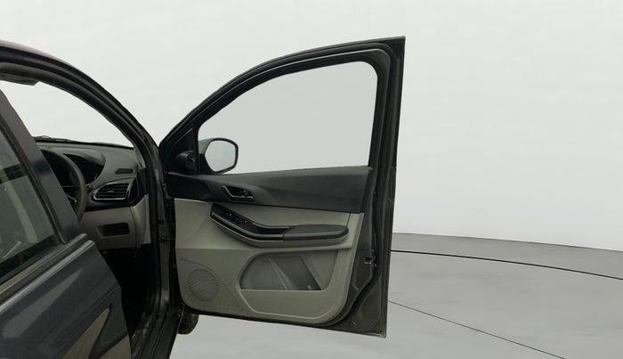 2023 Tata Tiago XT PETROL, Petrol, Manual, 51,332 km, RHS Front Door