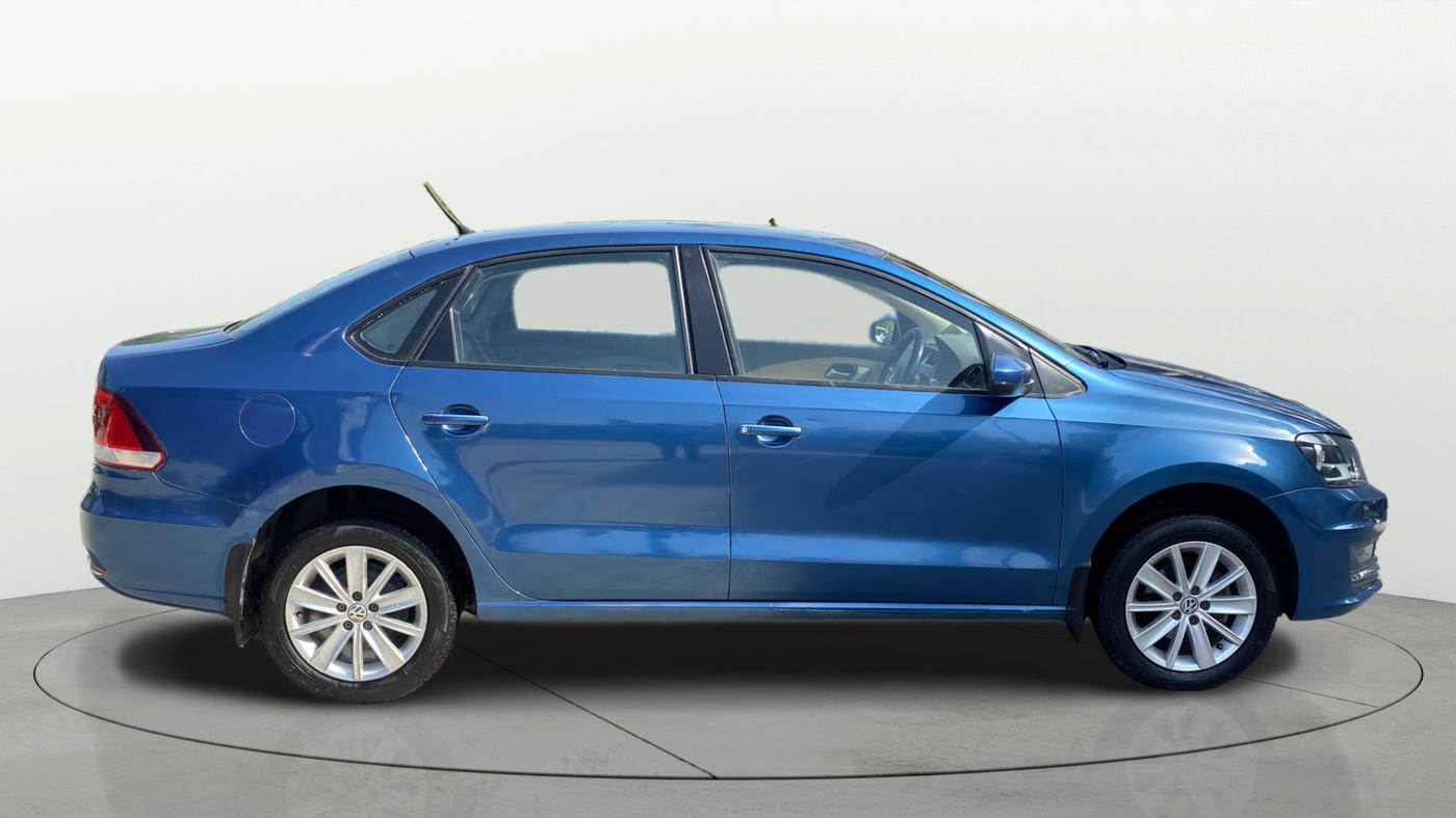 2016 Volkswagen Vento HIGHLINE 1.6 MPI, Petrol, Manual, 69,482 km, Right Side View