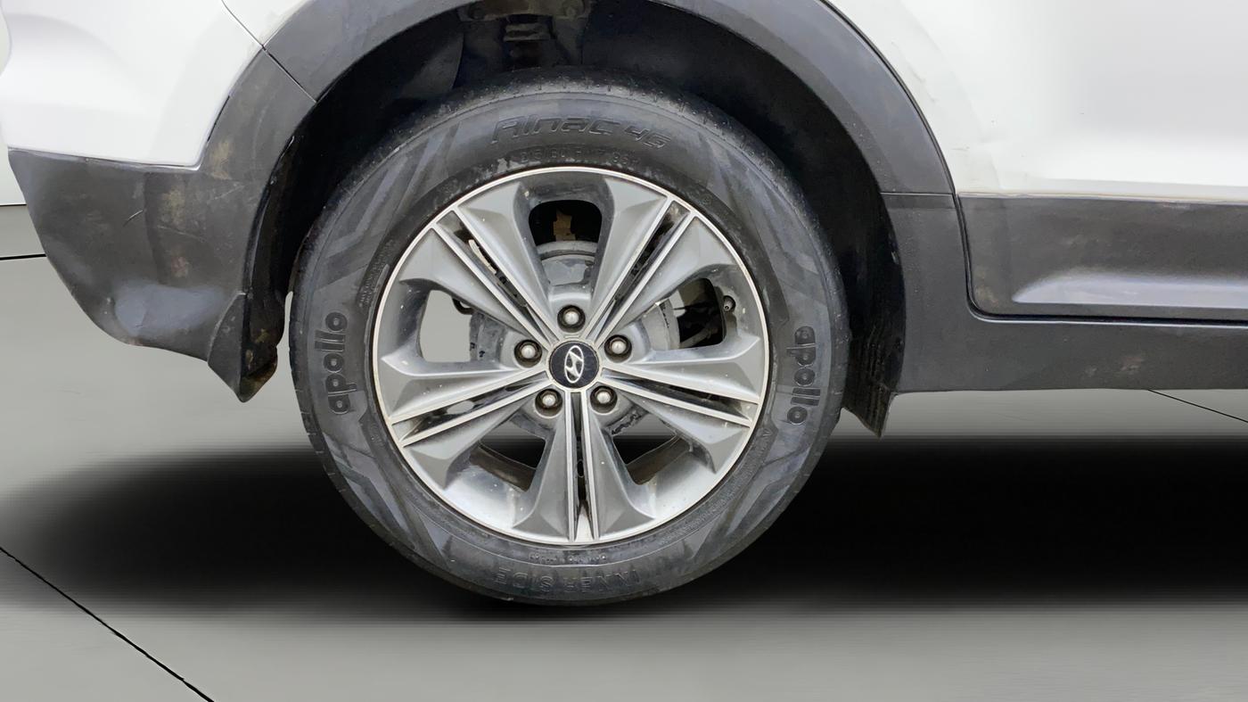 2017 Hyundai Creta SX PLUS AT 1.6 PETROL, Petrol, Automatic, 1,08,119 km, Right Rear Wheel