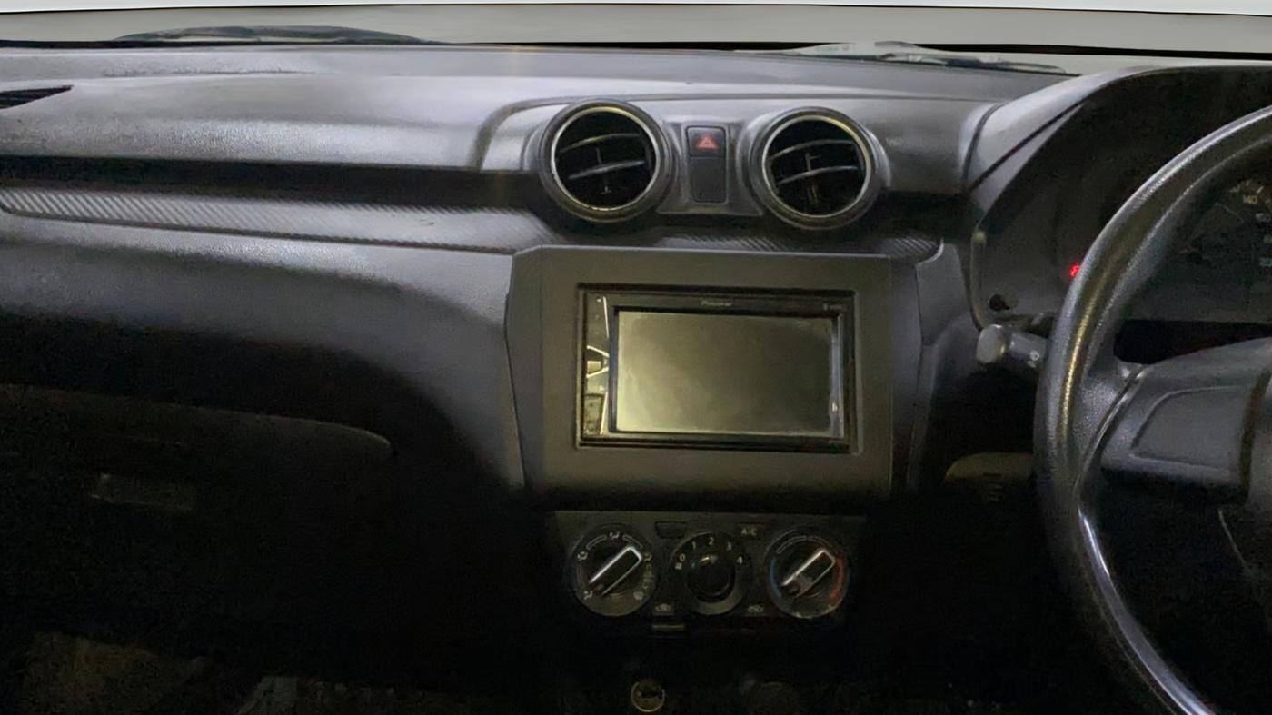2020 Maruti Swift LXI, Petrol, Manual, 61,971 km, Air Conditioner