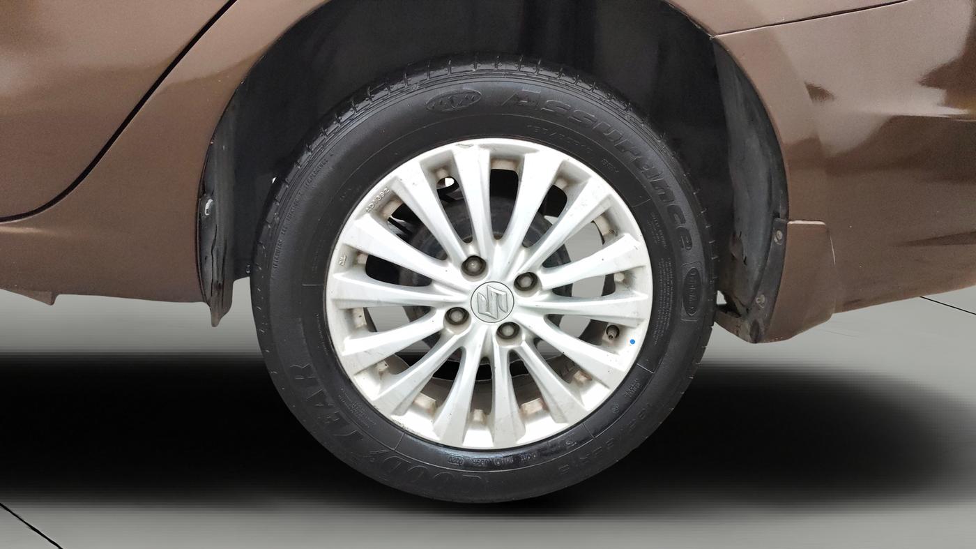 2017 Maruti Ciaz ZDI SHVS, Diesel, Manual, 74,555 km, Left Rear Wheel