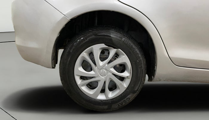 2015 Maruti Swift Dzire VXI, Petrol, Manual, 57,812 km, Right Rear Wheel