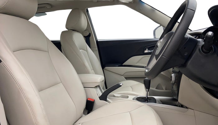 2024 Mahindra XUV300 W8 (O) 1.2 PETROL AMT, Petrol, Automatic, 16,340 km, Right Side Front Door Cabin