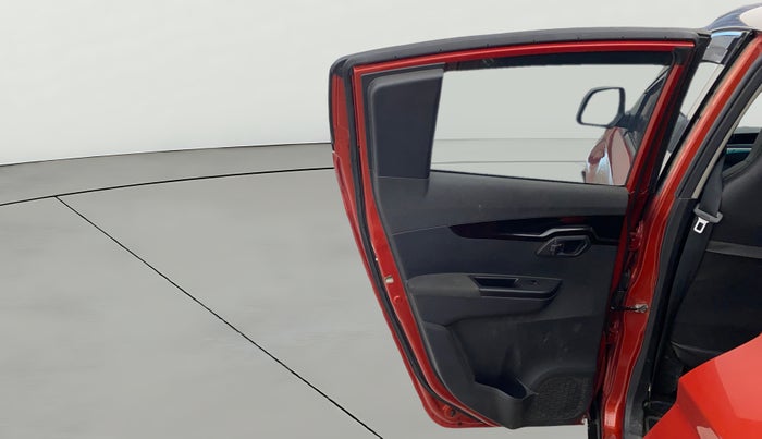 2018 Mahindra KUV 100 NXT K8 P 6 STR, Petrol, Manual, 33,453 km, LHS Rear Door
