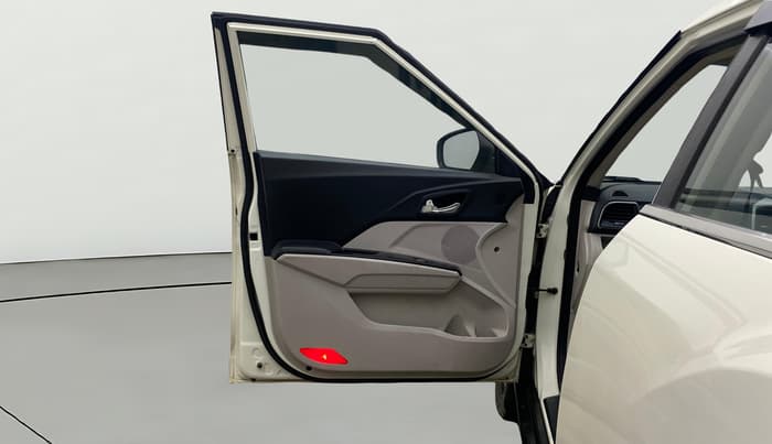 2021 Mahindra XUV300 W8 (O) 1.5 DIESEL, Diesel, Manual, 1,20,642 km, LHS Front Door