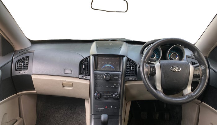 2017 Mahindra XUV500 W6, Diesel, Manual, 88,820 km, Dashboard