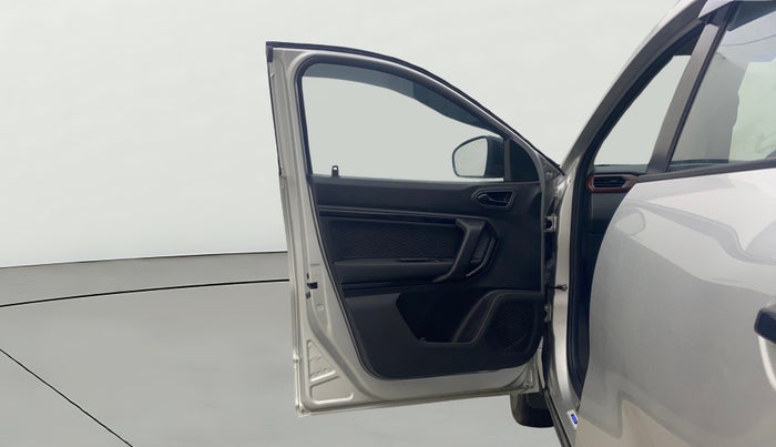 2023 Renault Kiger RXZ AMT, Petrol, Automatic, 3,815 km, LHS Front Door