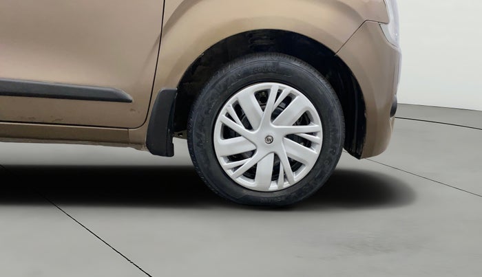 2023 Maruti New Wagon-R VXI CNG 1.0, CNG, Manual, 38,022 km, Right Front Wheel