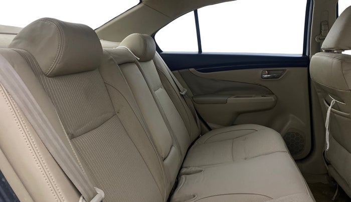 2016 Maruti Ciaz ZDI SHVS, Diesel, Manual, 96,461 km, Right Side Rear Door Cabin