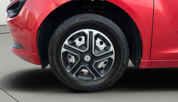 2020 Tata ALTROZ XE PETROL, Petrol, Manual, 31,534 km, Left Front Wheel