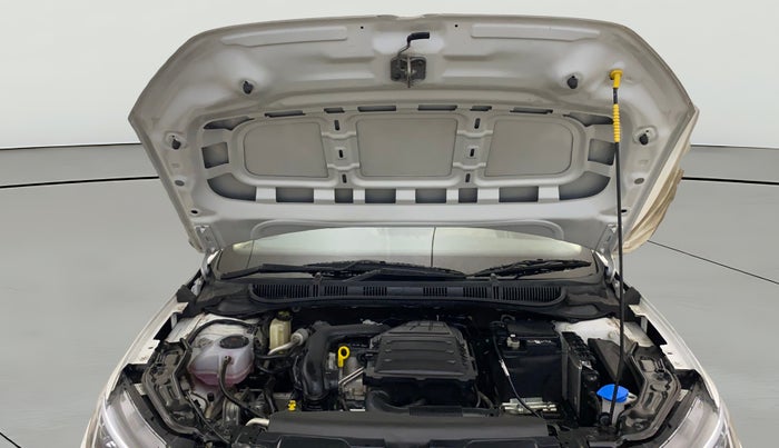 2024 Volkswagen VIRTUS TOPLINE TSI 1.0 AT, Petrol, Automatic, 6,586 km, Open Bonet