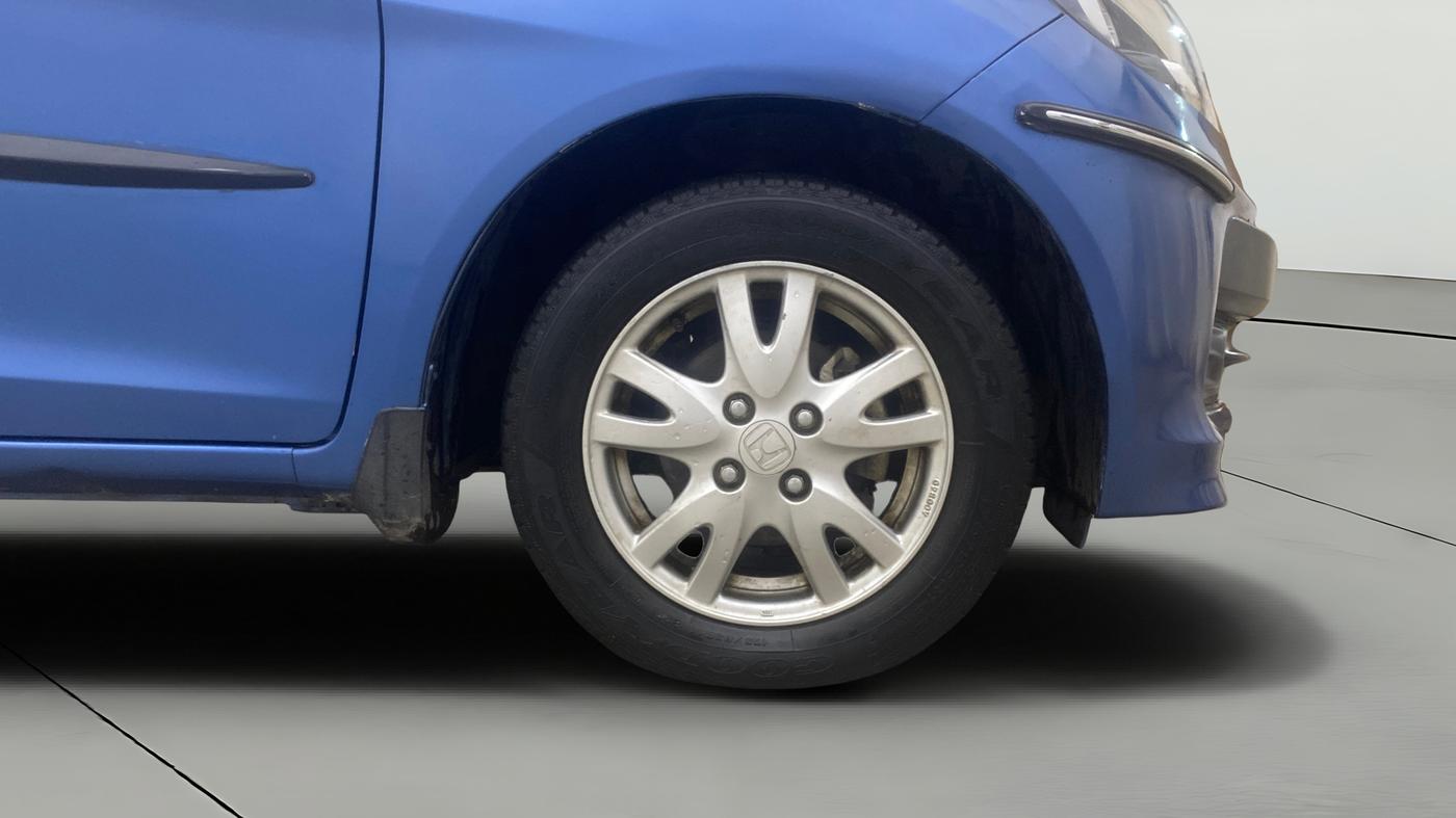 2014 Honda Brio VX AT, Petrol, Automatic, 21,742 km, Right Front Wheel