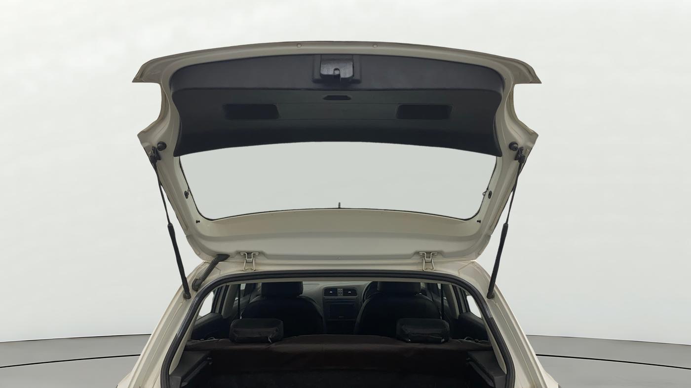 2015 Volkswagen Polo COMFORTLINE 1.2L, Petrol, Manual, 1,23,456 km, Boot Door Open
