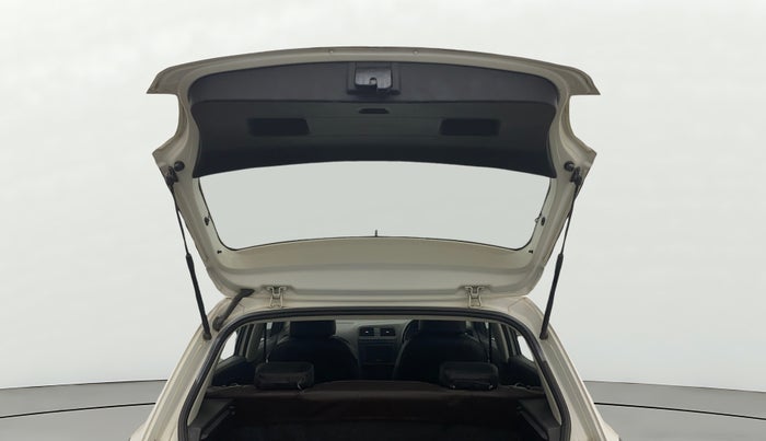 2015 Volkswagen Polo COMFORTLINE 1.2L, Petrol, Manual, 1,02,403 km, Boot Door Open