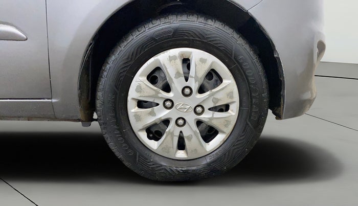 2013 Hyundai i10 SPORTZ 1.2 AT, Petrol, Automatic, 60,984 km, Right Front Wheel