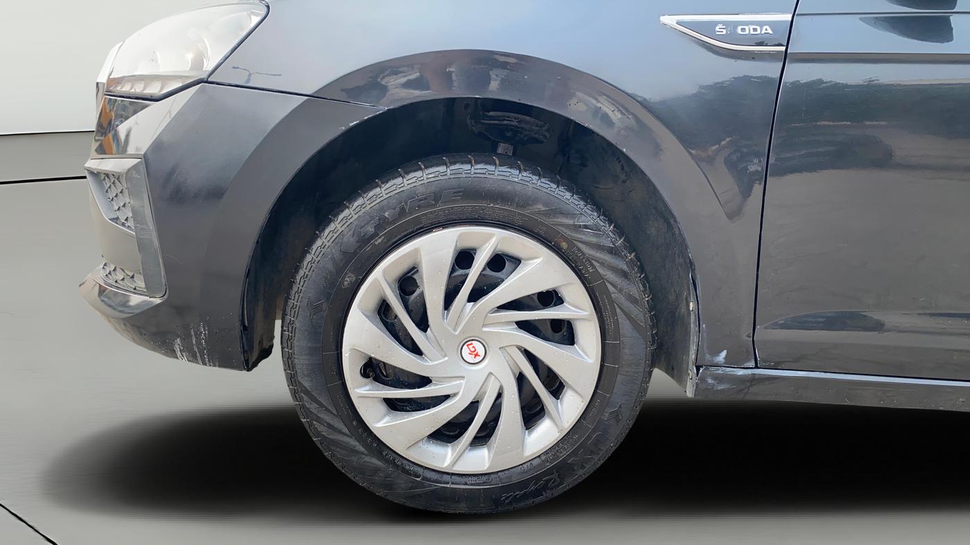 2022 Skoda SLAVIA ACTIVE 1.0L TSI MT, Petrol, Manual, 75,215 km, Left Front Wheel