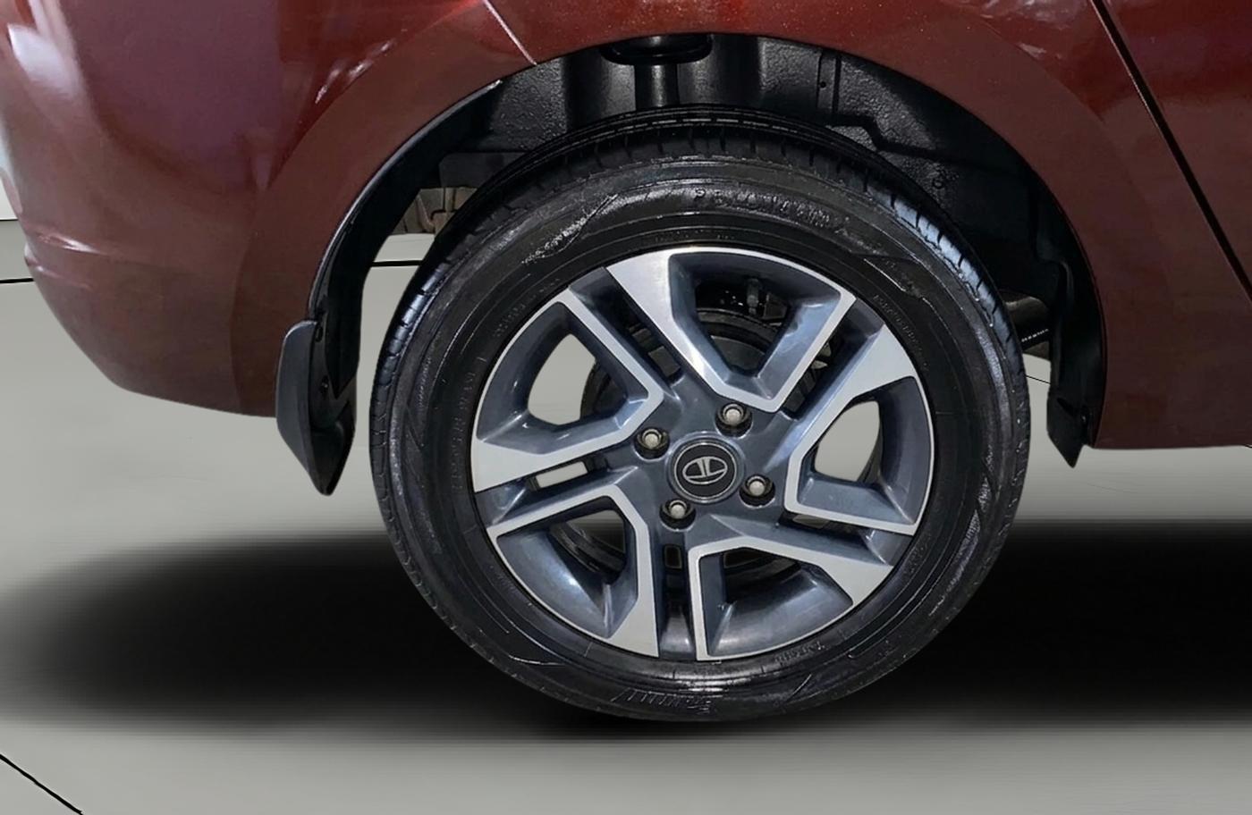 2022 Tata TIGOR XZ PLUS CNG, CNG, Manual, 42,168 km, Right Rear Wheel