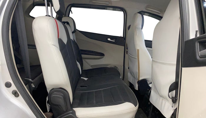 2021 Renault TRIBER RXZ, Petrol, Manual, 38,201 km, Right Side Rear Door Cabin