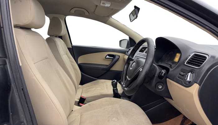 2015 Volkswagen Polo COMFORTLINE 1.2L, Petrol, Manual, 1,10,848 km, Right Side Front Door Cabin