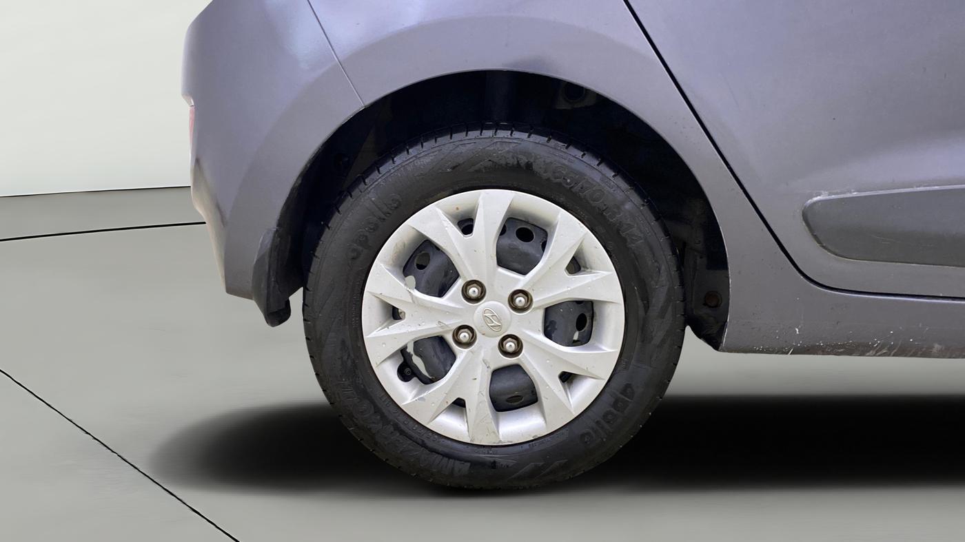 2016 Hyundai Grand i10 SPORTZ 1.2 KAPPA VTVT, Petrol, Manual, 65,102 km, Right Rear Wheel