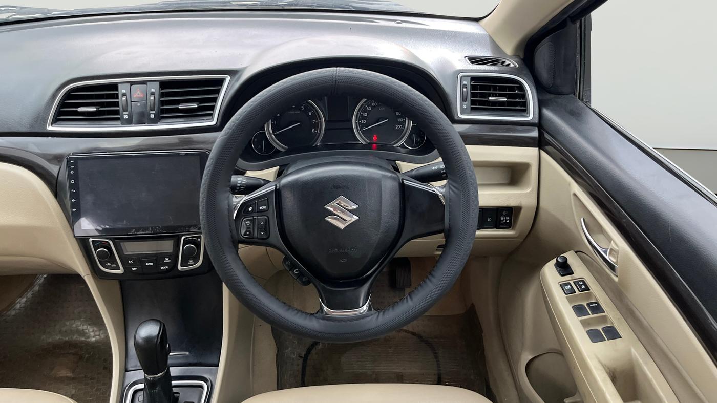 2016 Maruti Ciaz ZXI+ AT, Petrol, Automatic, 86,376 km, Steering Wheel Close Up