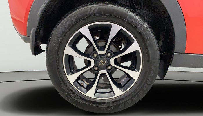 2020 Tata NEXON XZ PLUS (O) DIESEL DUAL TONE, Diesel, Manual, 93,897 km, Right Rear Wheel