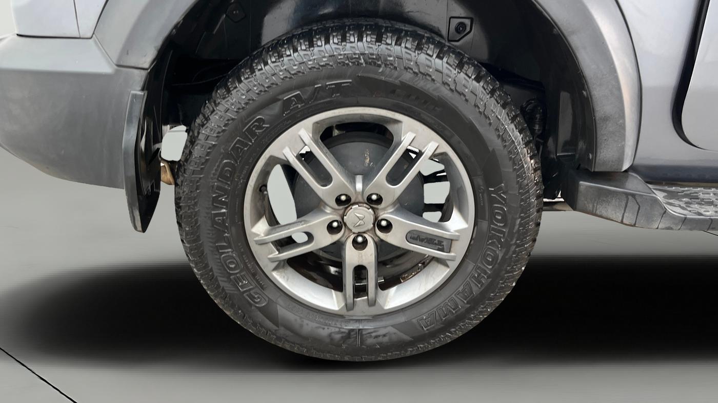 2022 Mahindra Thar LX D AT 4WD HT, Diesel, Automatic, 58,783 km, Right Rear Wheel