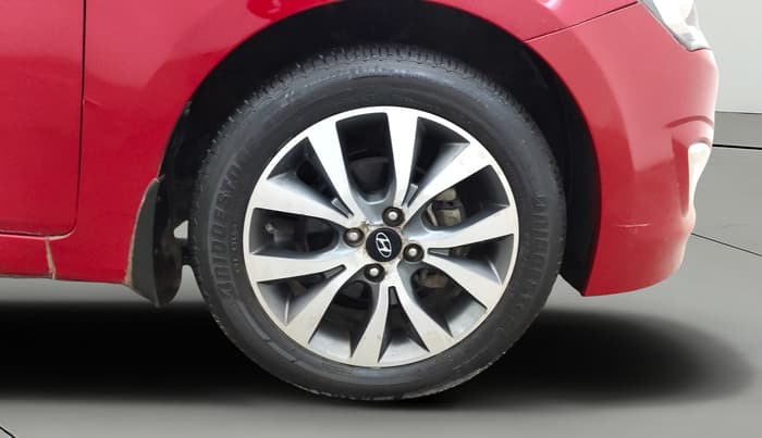 2015 Hyundai Verna FLUIDIC 4S 1.6 VTVT S(O), Petrol, Manual, 30,287 km, Right Front Wheel