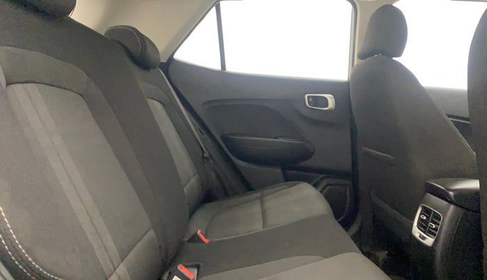 2020 Hyundai VENUE SX PLUS 1.0 TURBO DCT, Petrol, Automatic, 40,844 km, Right Side Rear Door Cabin