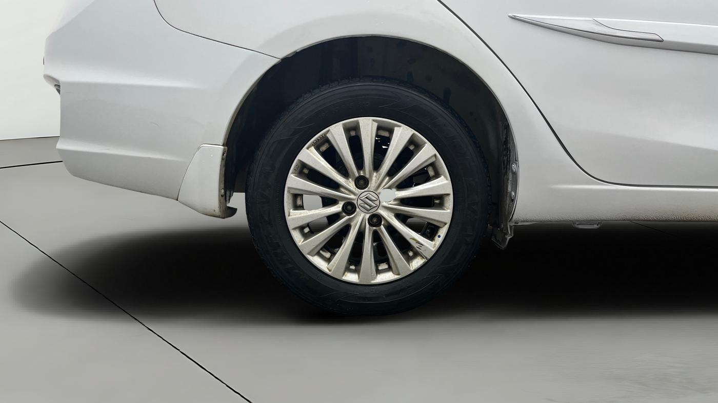 2016 Maruti Ciaz ZXI, Petrol, Manual, 69,706 km, Right Rear Wheel