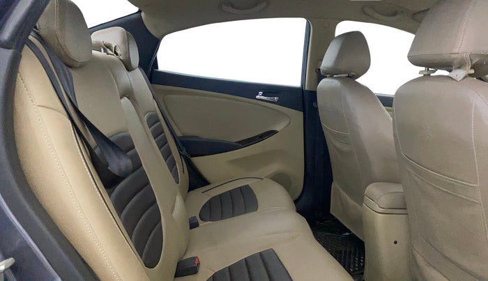 2014 Hyundai Verna FLUIDIC 1.6 VTVT SX, Petrol, Manual, 52,010 km, Right Side Rear Door Cabin