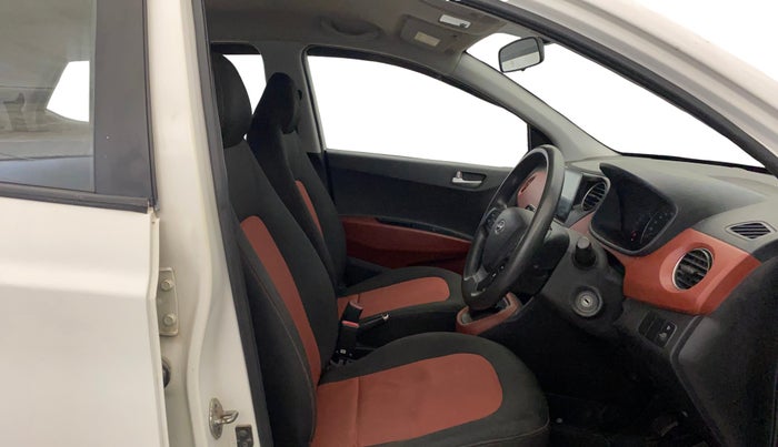 2016 Hyundai Grand i10 1.2 SPORTZ PRIME EDITION VTVT, Petrol, Manual, 68,812 km, Right Side Front Door Cabin