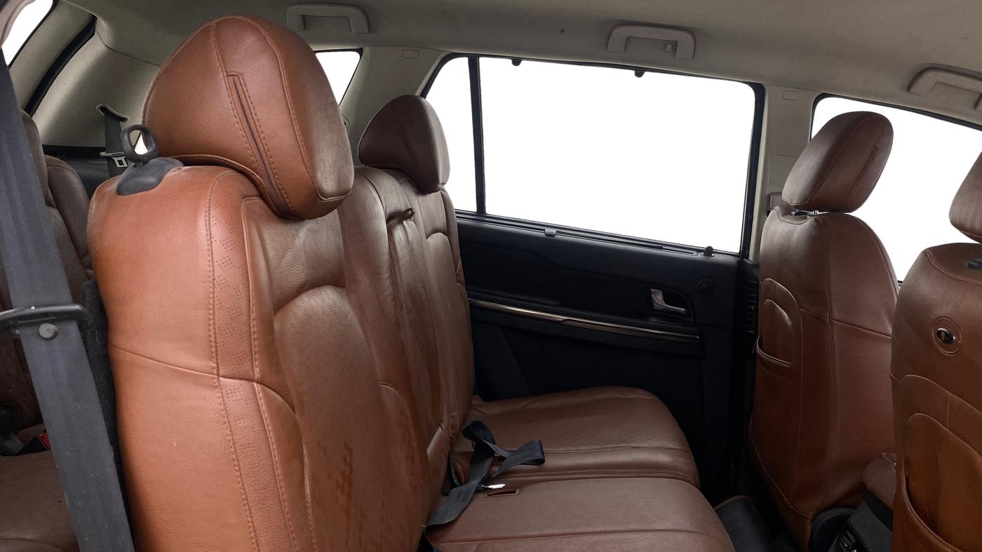 2019 Tata Hexa XM PLUS 4X2 7 STR, Diesel, Manual, 1,22,595 km, Right Side Rear Door Cabin