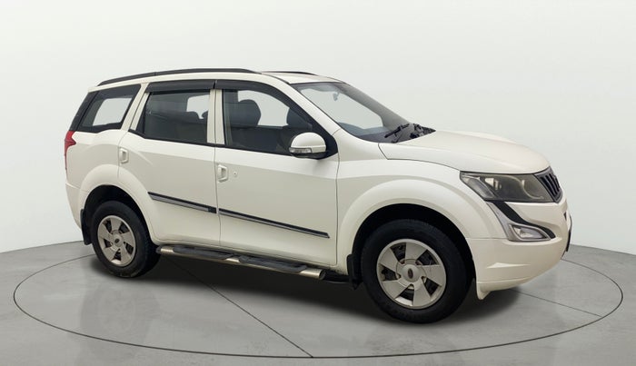 2016 Mahindra XUV500 W4, Diesel, Manual, 1,26,731 km, Right Front Diagonal