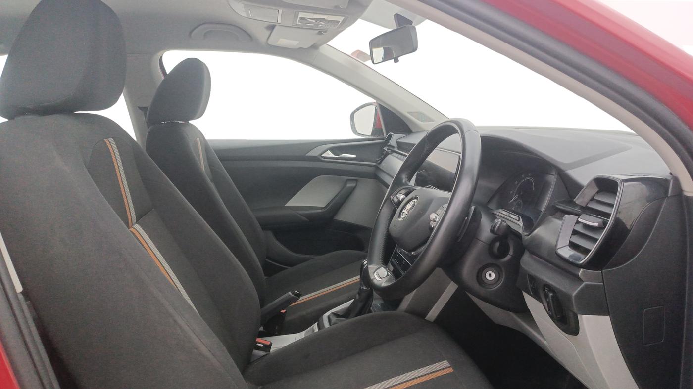 2021 Skoda KUSHAQ AMBITION 1.0L TSI AT, Petrol, Automatic, 70,775 km, Right Side Front Door Cabin