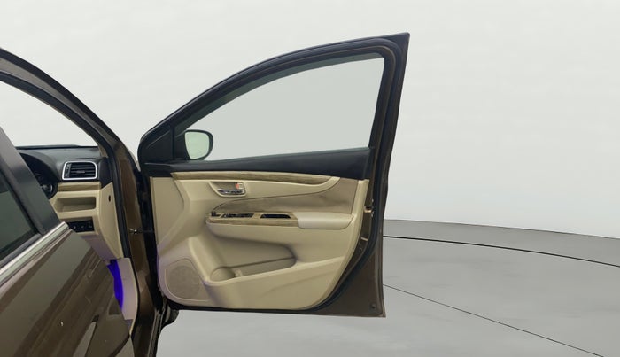 2018 Maruti Ciaz DELTA 1.5 SHVS MT PETROL, Petrol, Manual, 1,11,327 km, RHS Front Door