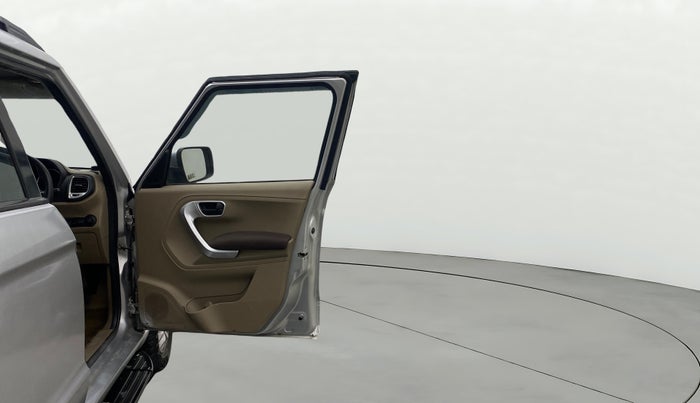 2017 Mahindra TUV300 T8, Diesel, Manual, 70,081 km, RHS Front Door