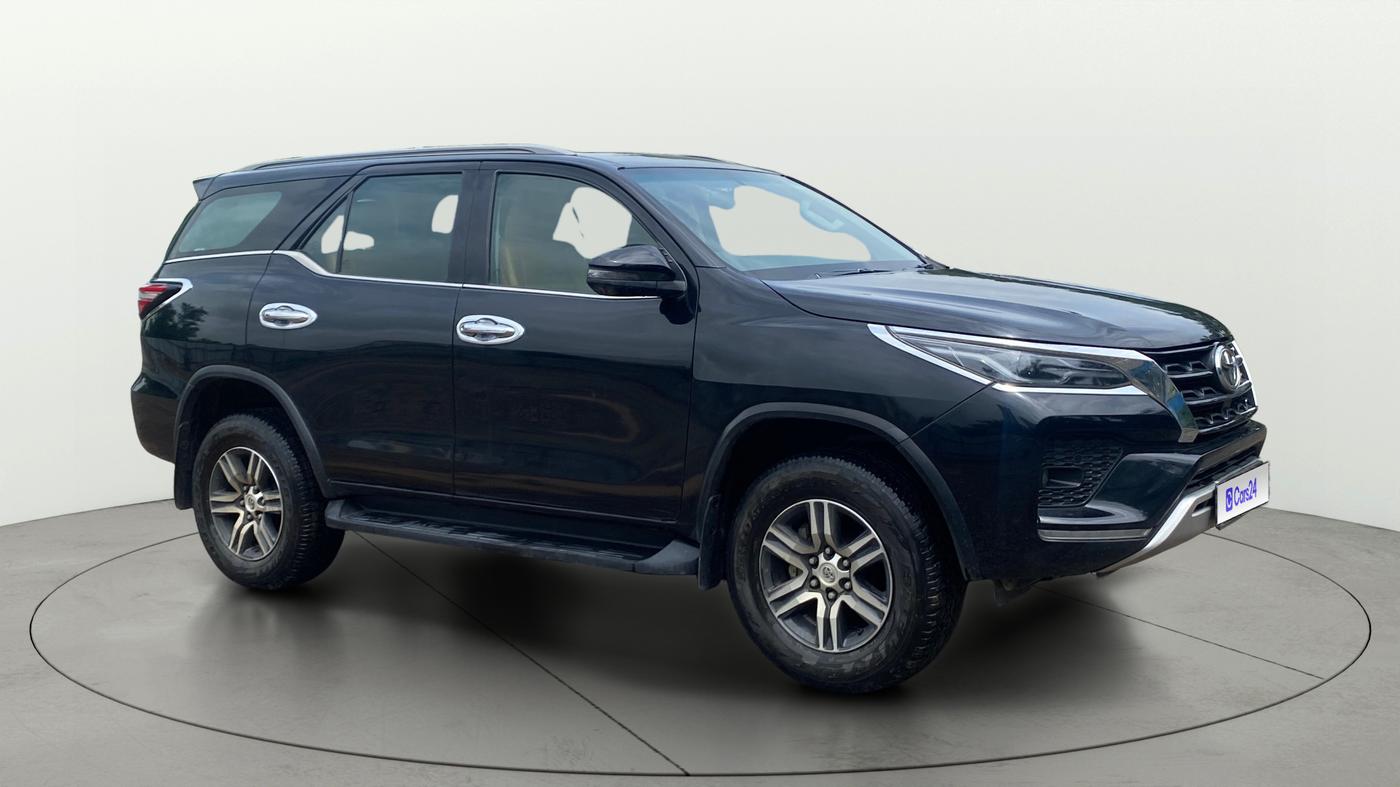 2023 Toyota Fortuner 4X2 AT 2.8 DIESEL, Diesel, Automatic, 36,861 km, Right Front Diagonal