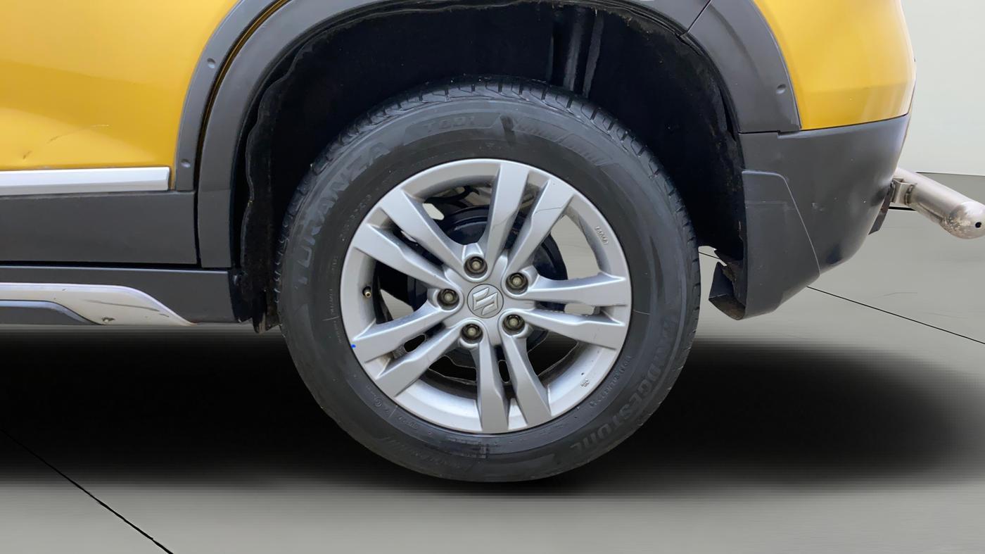2017 Maruti Vitara Brezza ZDI, Diesel, Manual, 1,14,209 km, Left Rear Wheel