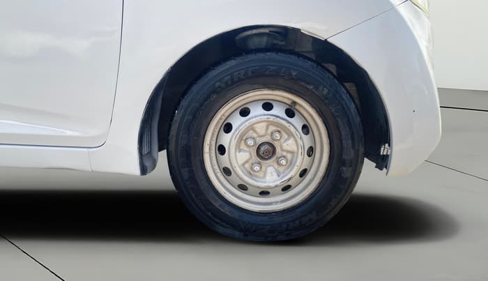 2014 Hyundai Eon ERA +, Petrol, Manual, 45,074 km, Right Front Wheel