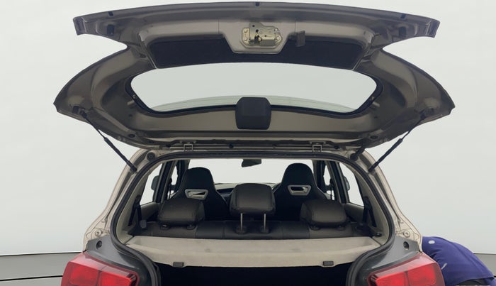 2016 Mahindra Kuv100 K8 6 STR, Petrol, Manual, 94,762 km, Boot Door Open