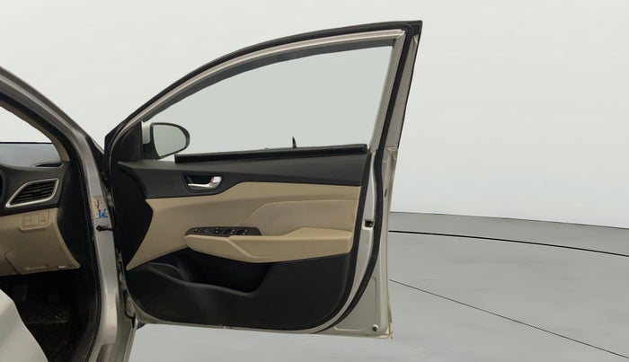 2017 Hyundai Verna 1.6 VTVT SX, Petrol, Manual, 51,658 km, RHS Front Door