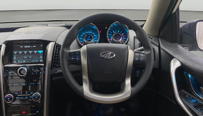 2021 Mahindra XUV500 W7 AT, Diesel, Automatic, 1,25,597 km, Steering Wheel Close Up