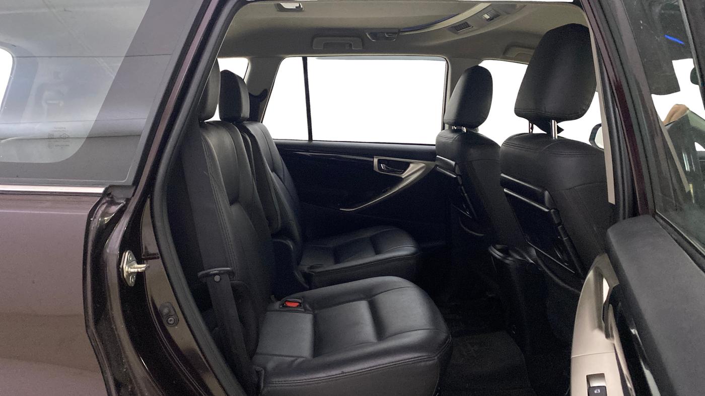 2018 Toyota Innova Crysta 2.4 VX 7 STR, Diesel, Manual, 37,949 km, Right Side Rear Door Cabin