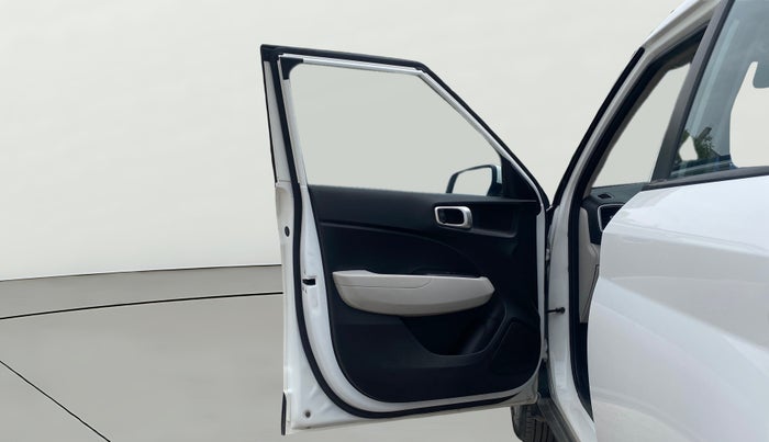 2023 Hyundai VENUE S 1.2, Petrol, Manual, 22,139 km, LHS Front Door