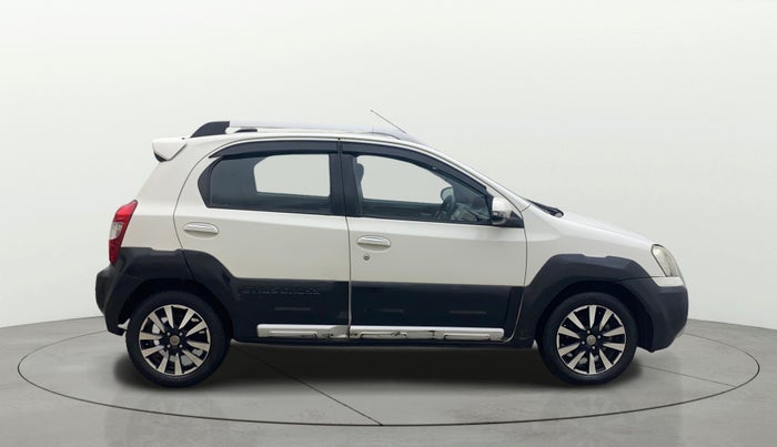 2014 Toyota Etios CROSS 1.4 VD, Diesel, Manual, 80,834 km, Right Side View