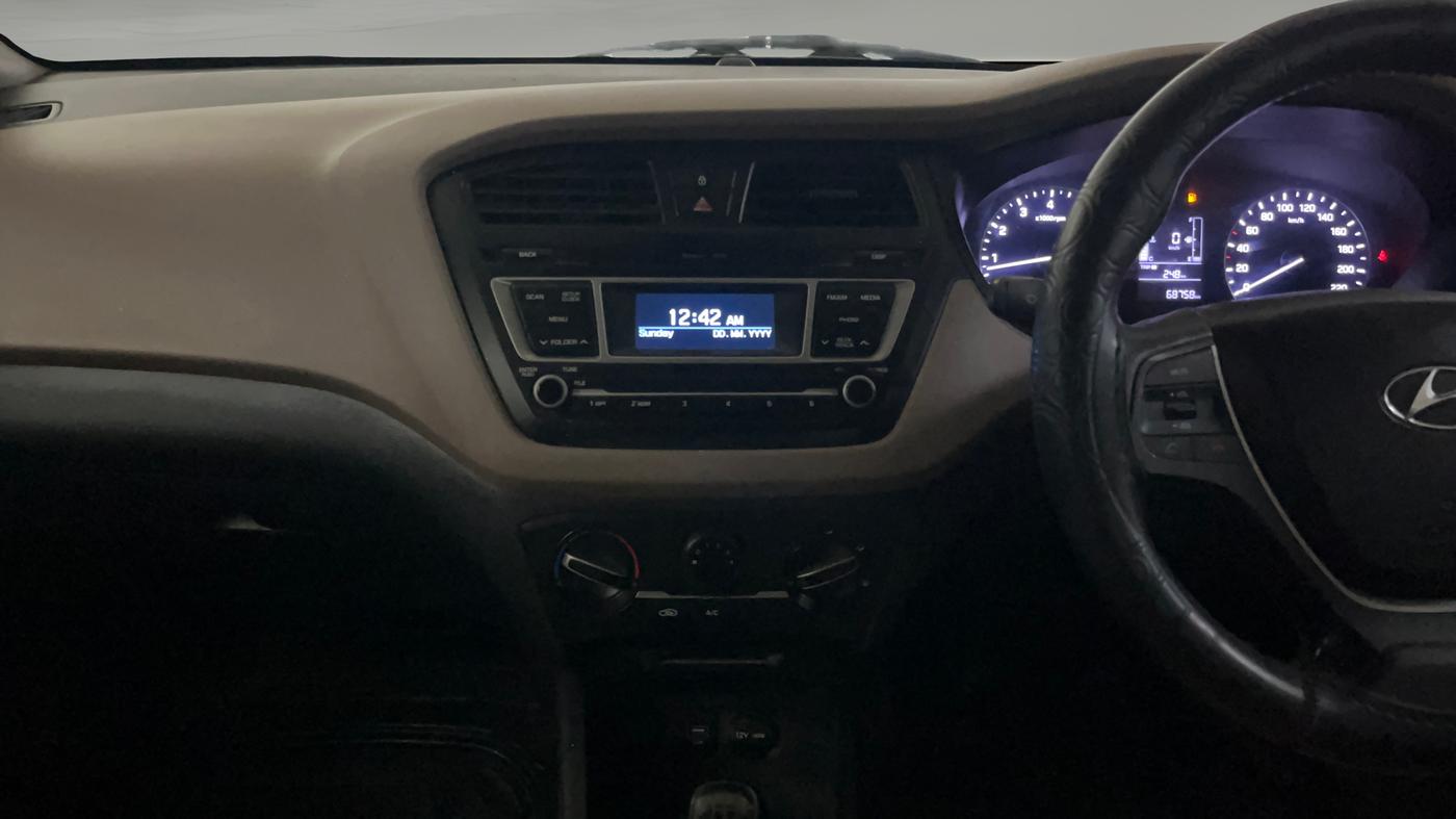 2016 Hyundai Elite i20 MAGNA 1.2, Petrol, Manual, 68,739 km, Air Conditioner